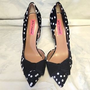 Betsey Johnson polka dot pumps 9.5